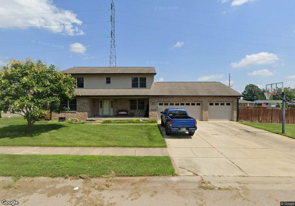 2915 Fox Ridge Dr, Columbus, IN 47203 - photo 1