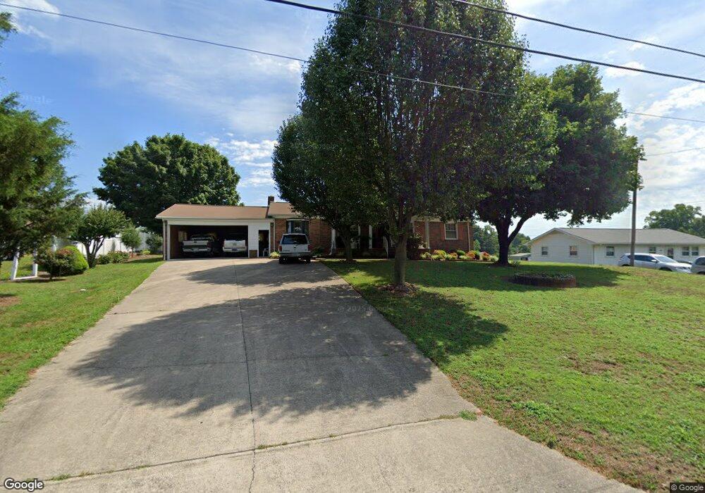 944 Willow St, Reidsville, NC 27320 - photo 1