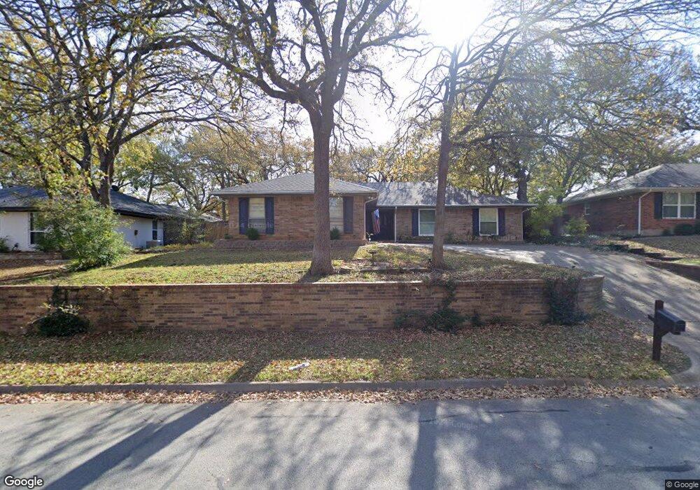 733 Highland Crest Dr, Hurst, TX 76054 - photo 1