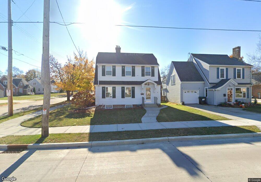 1601 Waldo Blvd, Manitowoc, WI 54220 - photo 1