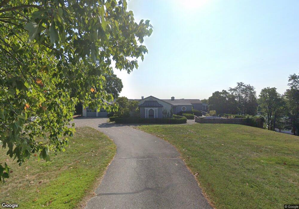 9704 W Ridgeway Ct, Columbus, IN 47201 - photo 1