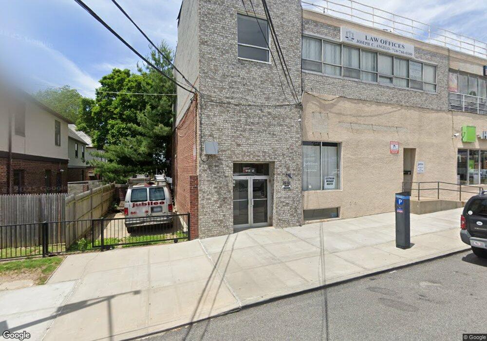 25-32 168th St unit L15, Flushing, NY 11358 - photo 1