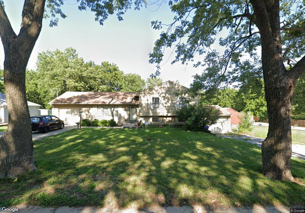 5317 Farley Ln, Shawnee, KS 66203 - photo 1