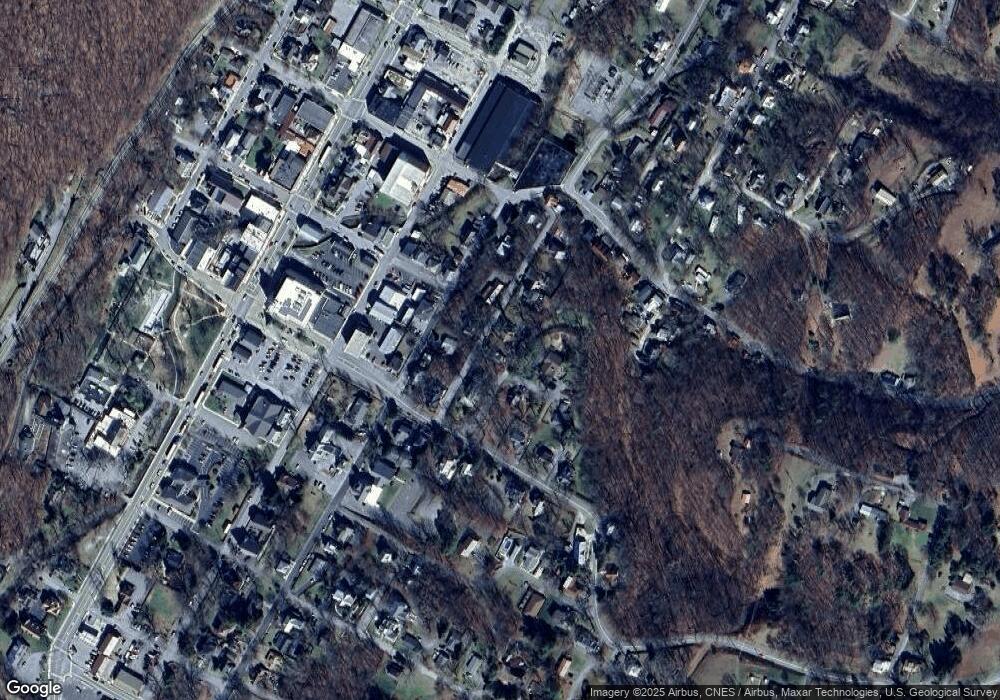 53 Pendle Ln unit LOWER LEVEL, Berkeley Springs, WV 25411 - photo 1