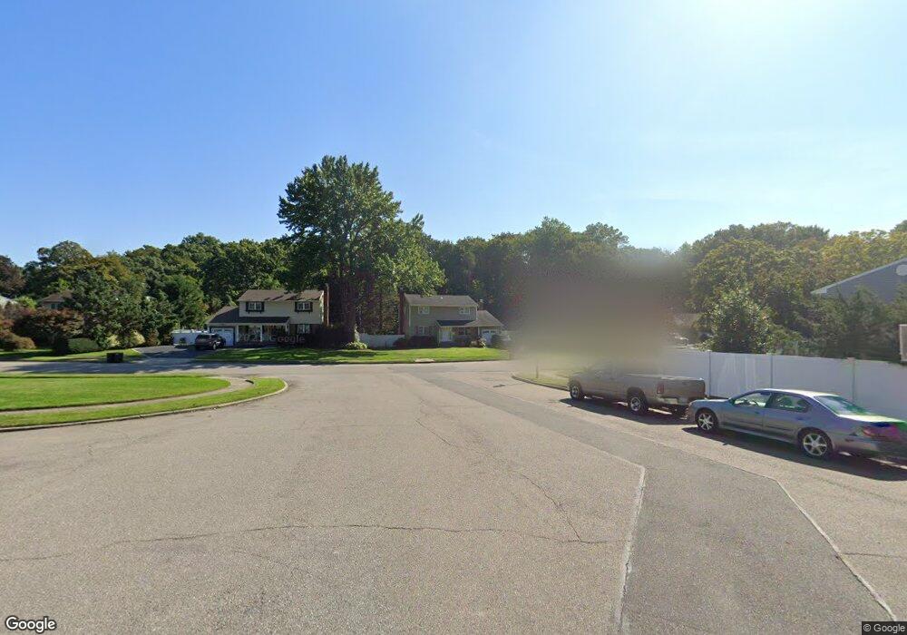 9VY Andover Ct, ComMacK, NY 11725 - photo 1