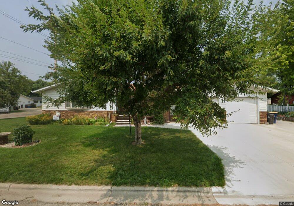 705 17th St NE, Jamestown, ND 58401 - photo 1