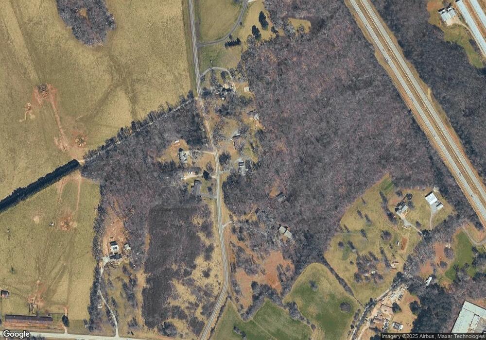 466 S Cobb Rd, Mount Airy, GA 30563 - photo 1