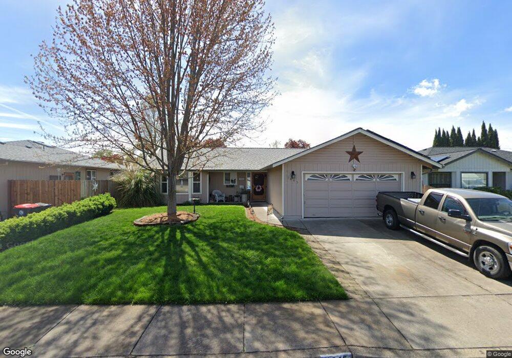 1645 Tara Cir, Central Point, OR 97502 - photo 1