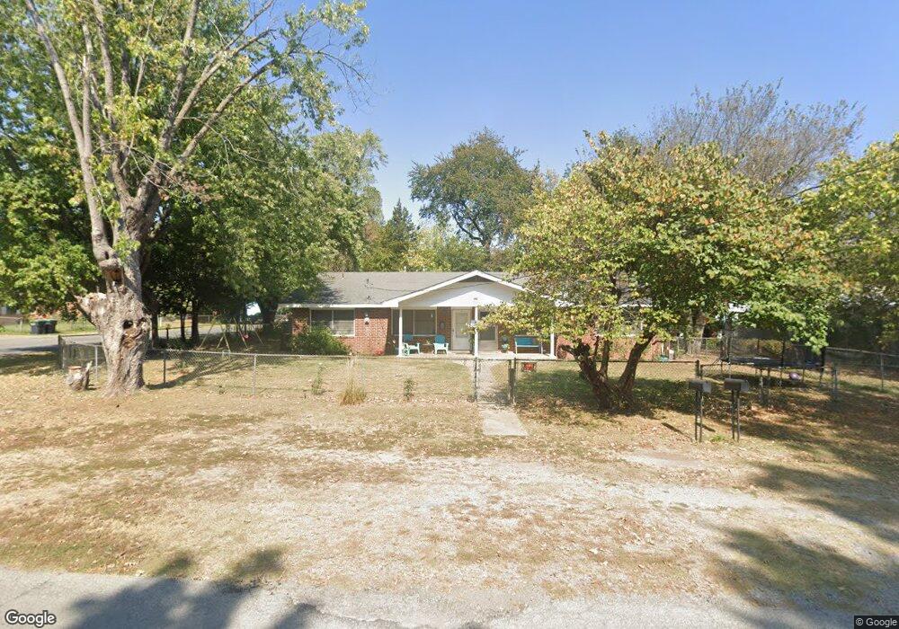 206 W 1st St, Tahlequah, OK 74464 - photo 1