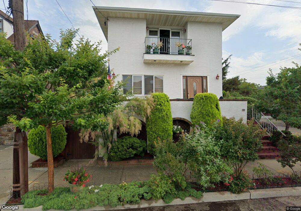 29 Beech St, Point Lookout, NY 11569 - photo 1