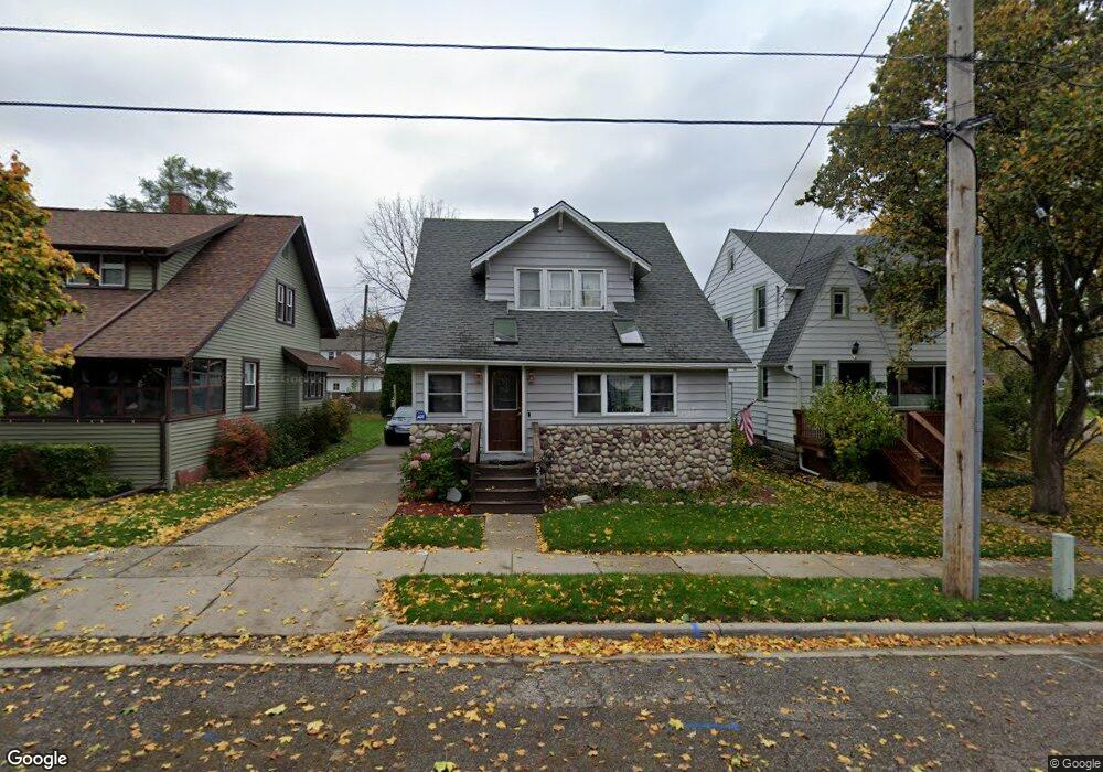 539 Pacific Ave, Lansing, MI 48910 - photo 1