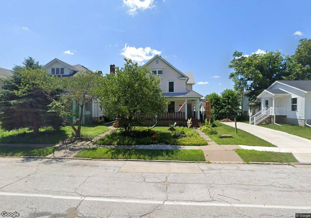 2039 W 4th St, Davenport, IA 52802 - photo 1
