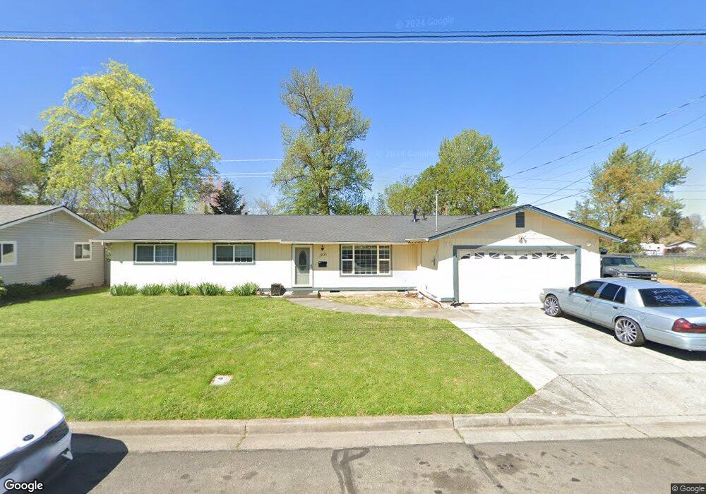 1205 Comet Ave, Central Point, OR 97502 - photo 1