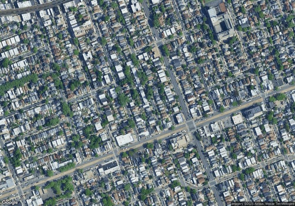 9150 110th St, Richmond Hill, NY 11418 - photo 1