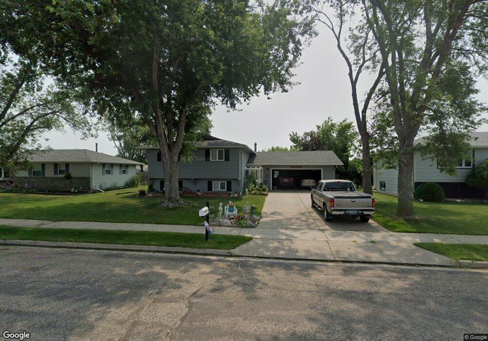 814 16 1/2 St NE, Jamestown, ND 58401 - photo 1