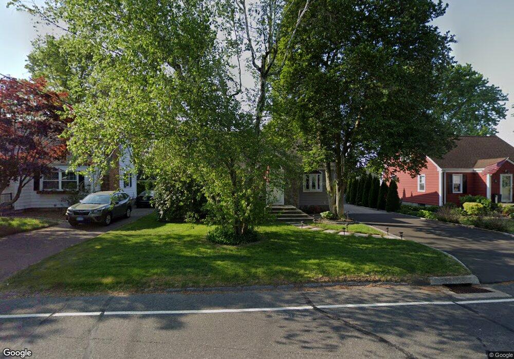 376 Edison Rd, Trumbull, CT 06611 - photo 1