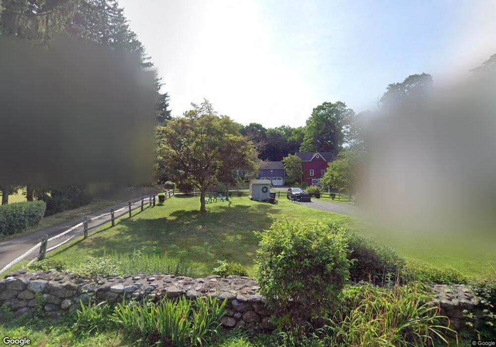 54 1/2 E Rocks Rd, Norwalk, CT 06851 - photo 1