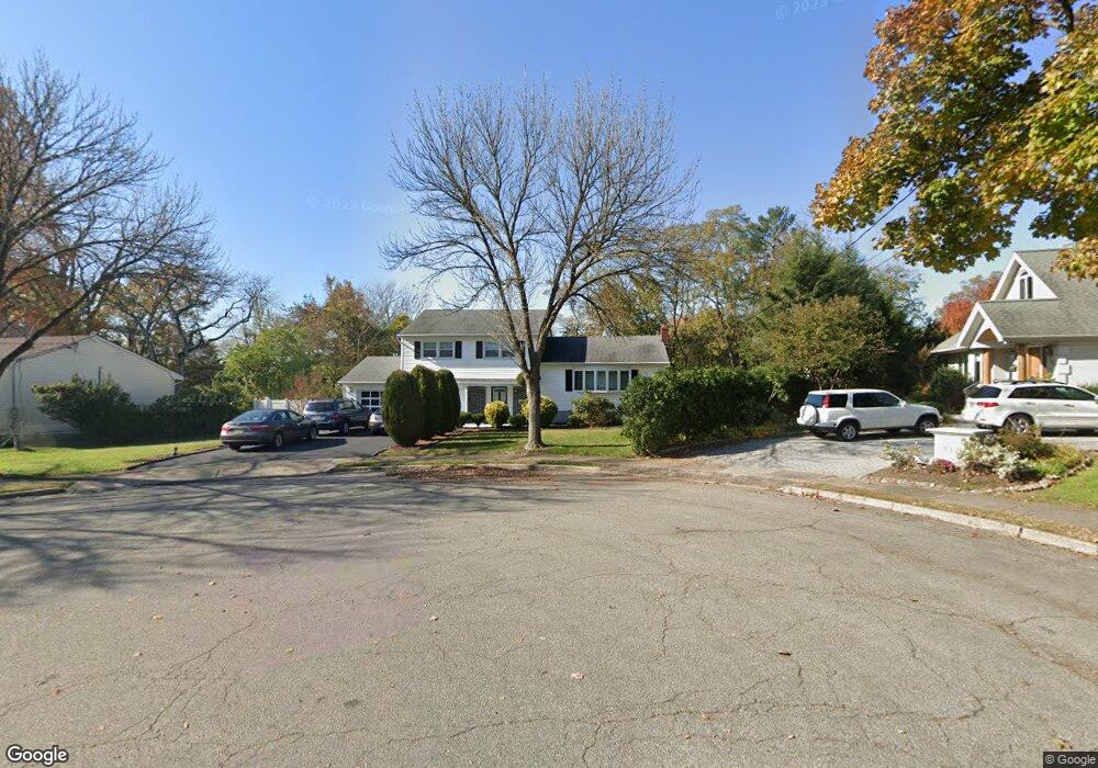 715 Sandor Ct, Paramus, NJ 07652 - photo 1