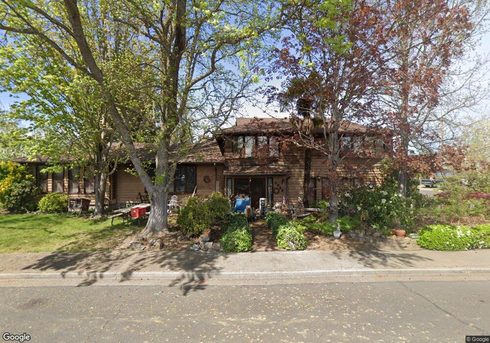 2066 Lenora Ln, Central Point, OR 97502 - photo 1