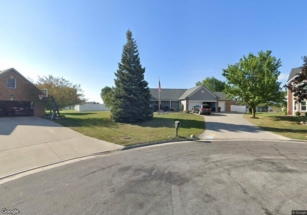 550 Country View Cir, Lima, OH 45801 - photo 1