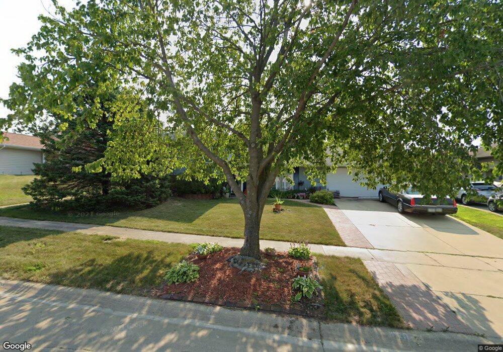 631 Concord Ln NW, Cedar Rapids, IA 52405 - photo 1