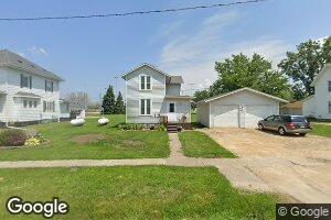 305 E Green St, Wyoming, IA 52362