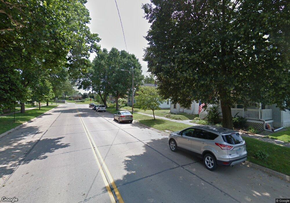 1117 8th St SE, Cedar Rapids, IA 52401 - photo 1