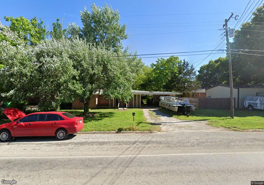 1404 Anthony St, Gainesville, TX 76240 - photo 1