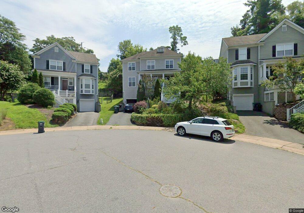 1118 Saint Charles Ct, Charlottesville, VA 22901 - photo 1