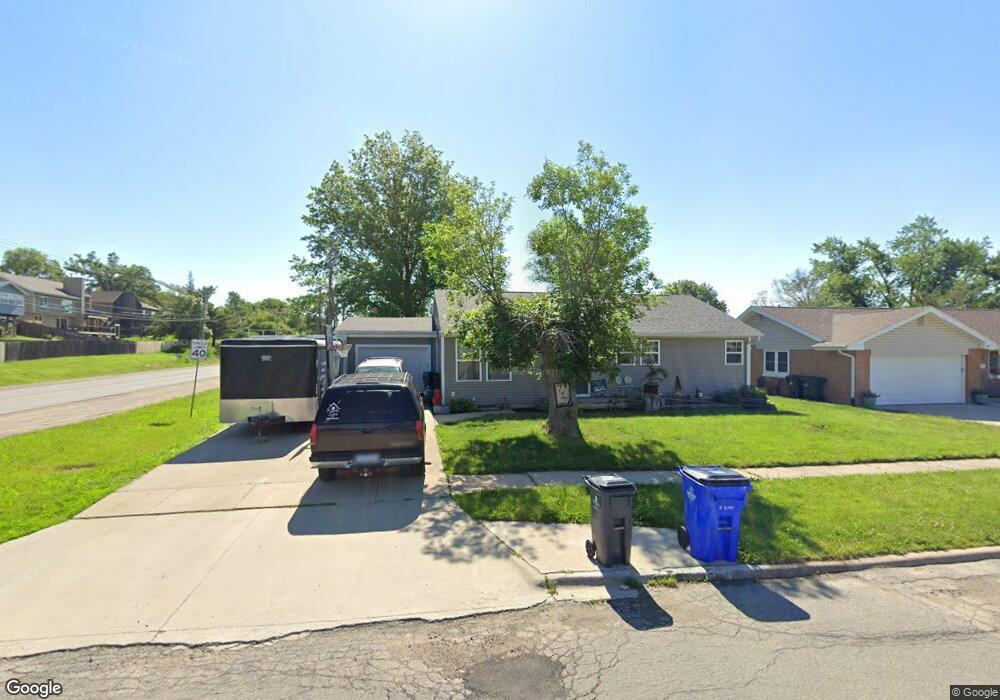 717 27th St NW, Cedar Rapids, IA 52405 - photo 1