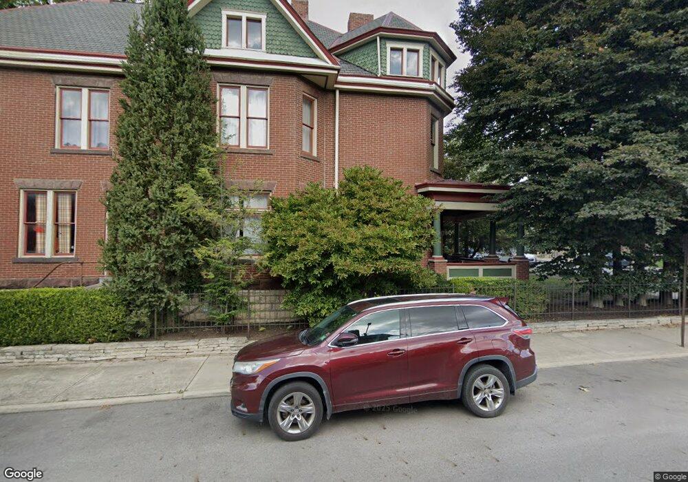 863 Dennison Ave unit 863, Columbus, OH 43215 - photo 1