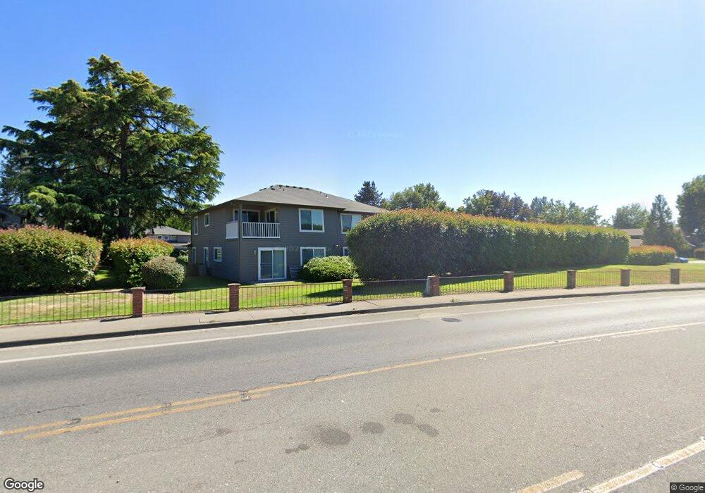 1017 SE Camelot Dr, Grants Pass, OR 97526 - photo 1