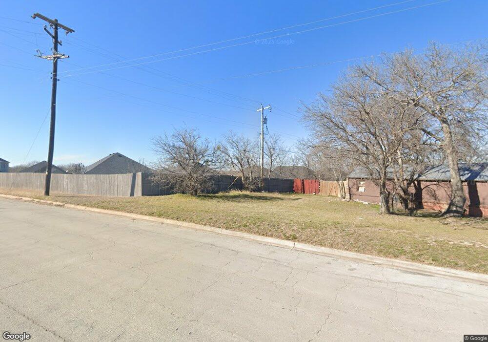 808 N Ridge Dr, White Settlement, TX 76108 - photo 1