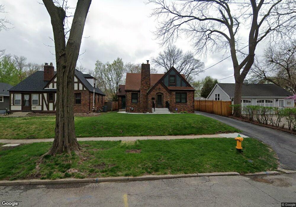 1060 39th St, Des Moines, IA 50311 - photo 1