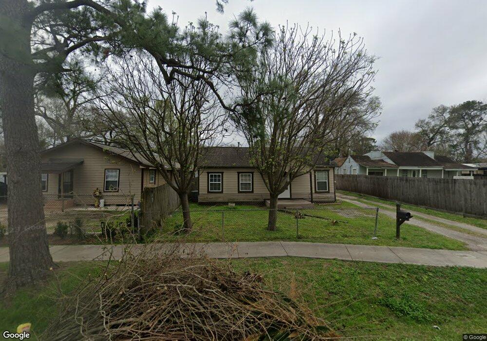 914 Apache St, Houston, TX 77022 - photo 1