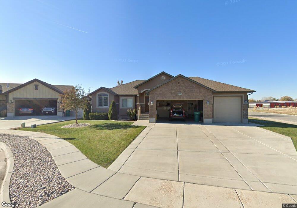 204 E 1800 N unit 13, Layton, UT 84041 - photo 1