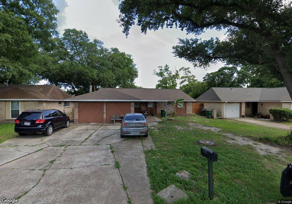 6422 Maple Hill Dr, Houston, TX 77088 - photo 1