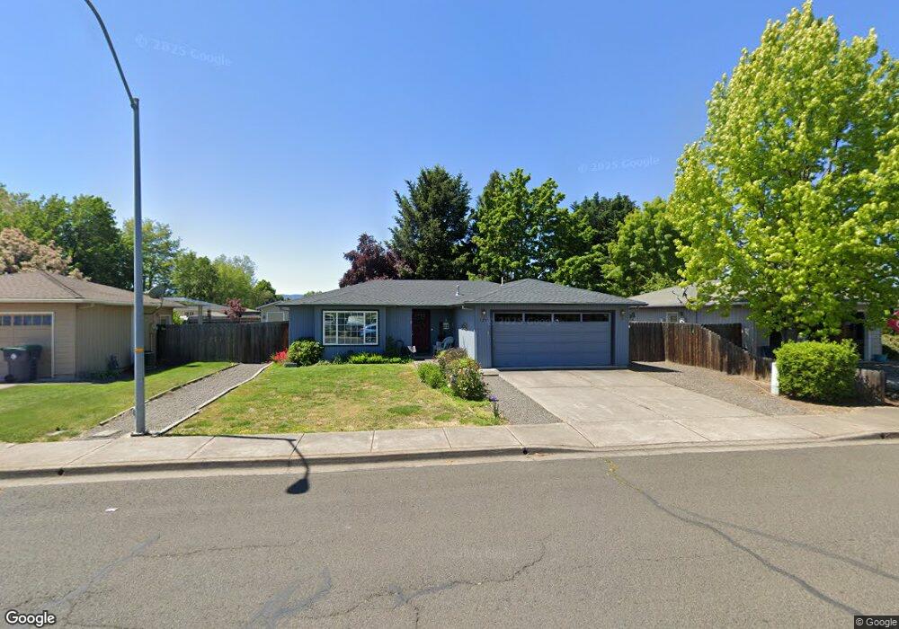 1230 Far West Ave, Central Point, OR 97502 - photo 1