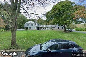 16 Donovan Dr, Cold Spring Harbor, NY 11724