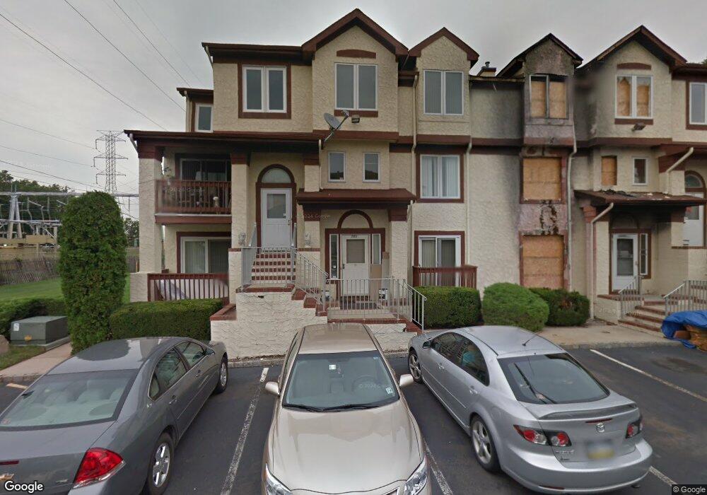 111 Michaels Ct, Woodbridge, NJ 07095 - photo 1