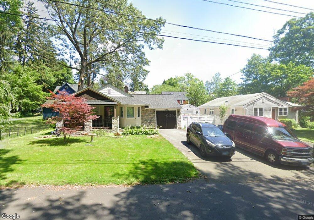 311 Oliver Rd, New Haven, CT 06515 - photo 1