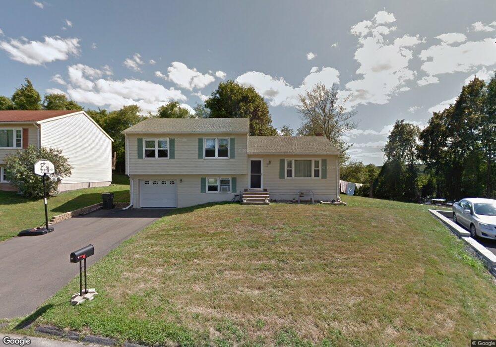 72 Roberta Dr, Middletown, CT 06457 - photo 1