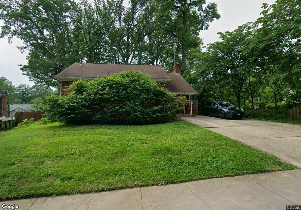 4114 Woodland Dr, Fairfax, VA 22030 - photo 1