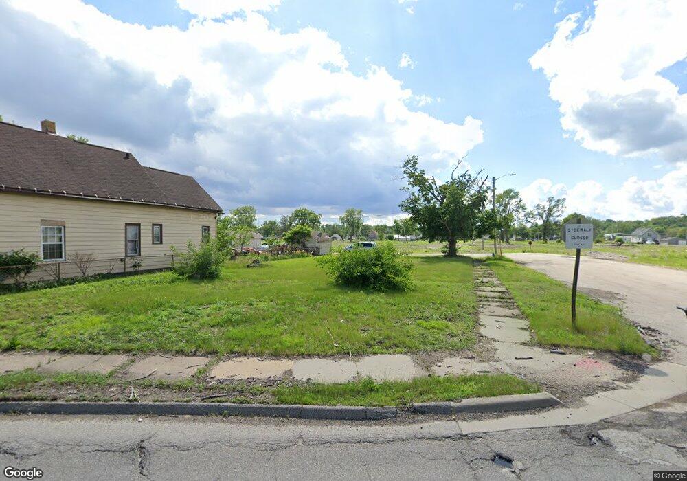 1432 1st St NW, Cedar Rapids, IA 52405 - photo 1