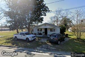 16 Hodges St, Claxton, GA 30417