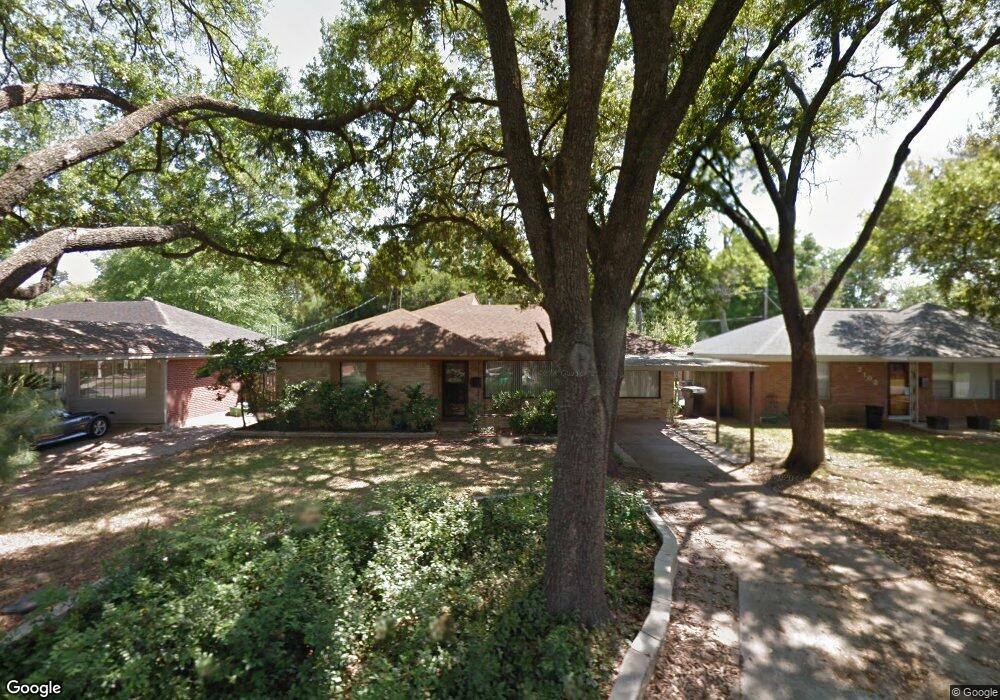 2027 Wakefield Dr, Houston, TX 77018 - photo 1