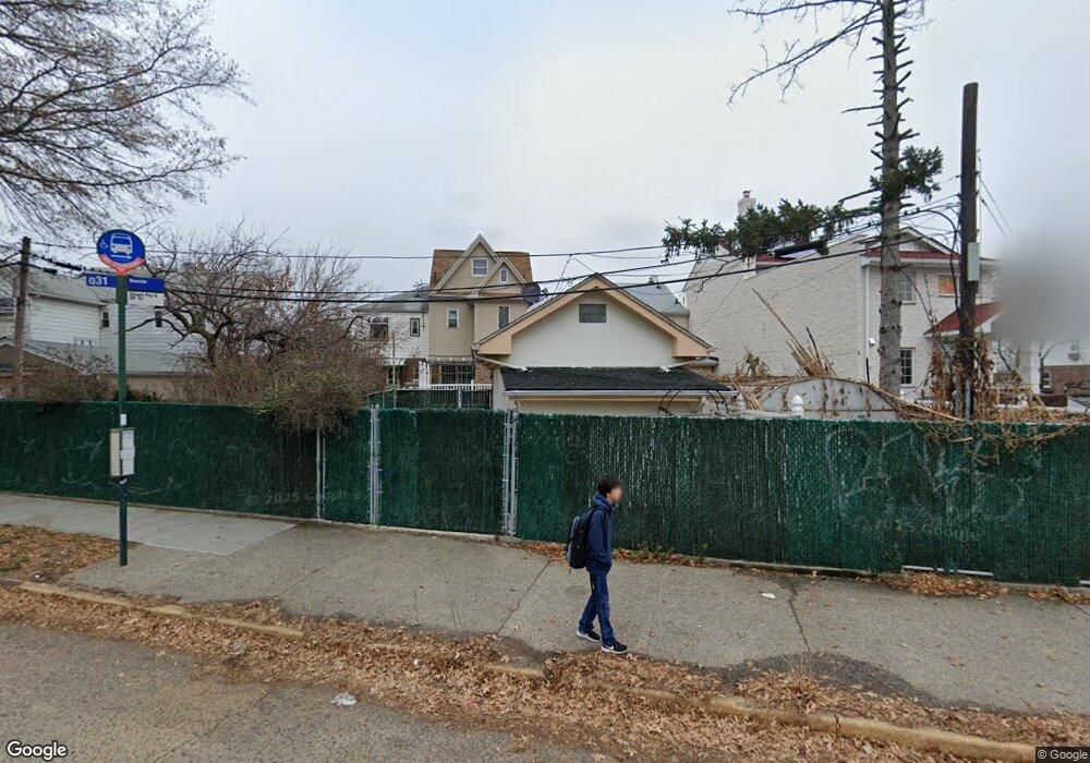 5042 184th St, Fresh Meadows, NY 11365 - photo 1