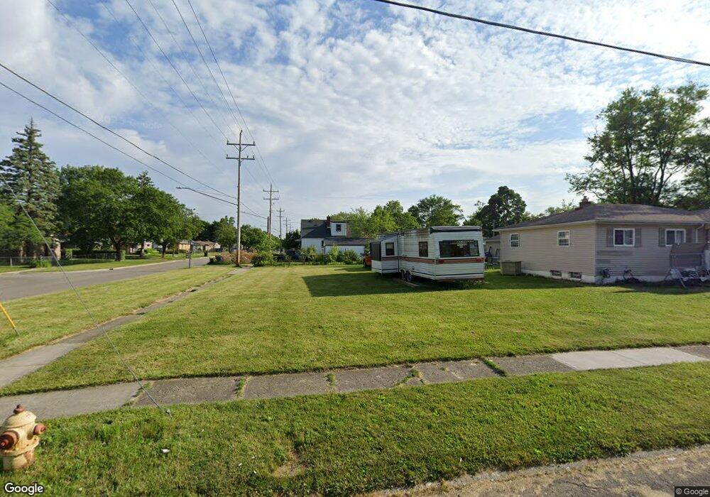 646 W Ruth Ave, Flint, MI 48505 - photo 1