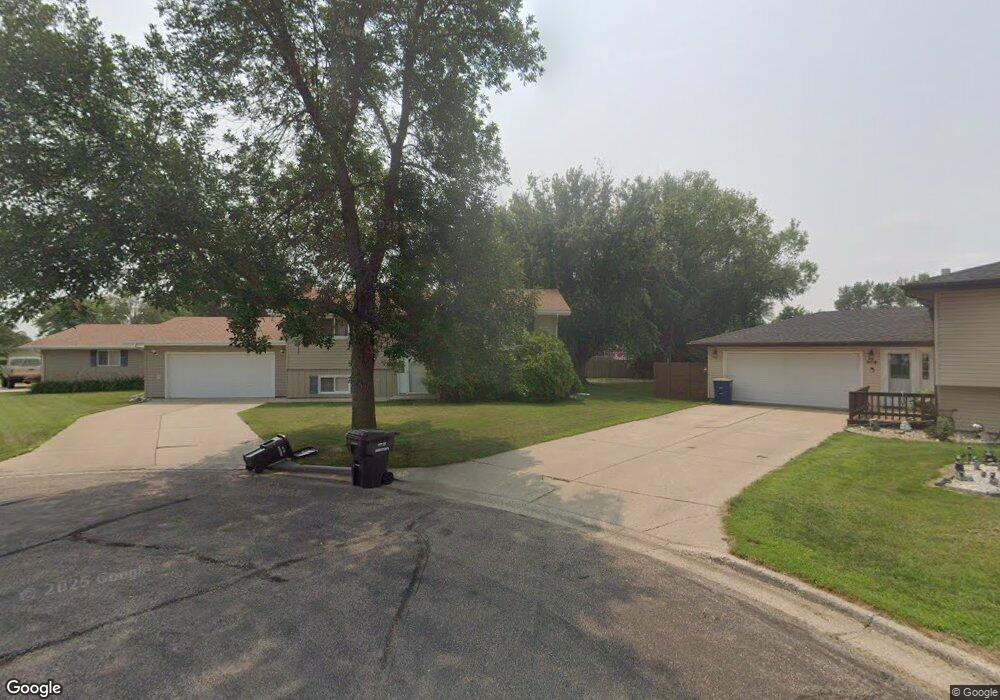 906 19th St NE, Jamestown, ND 58401 - photo 1