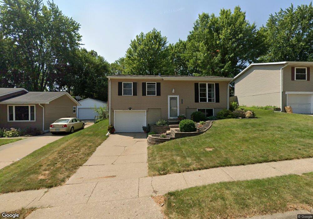 721 W 59th St, Davenport, IA 52806 - photo 1